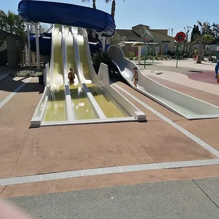 مكان تخييم Sable Du Midi 4 Etoiles *